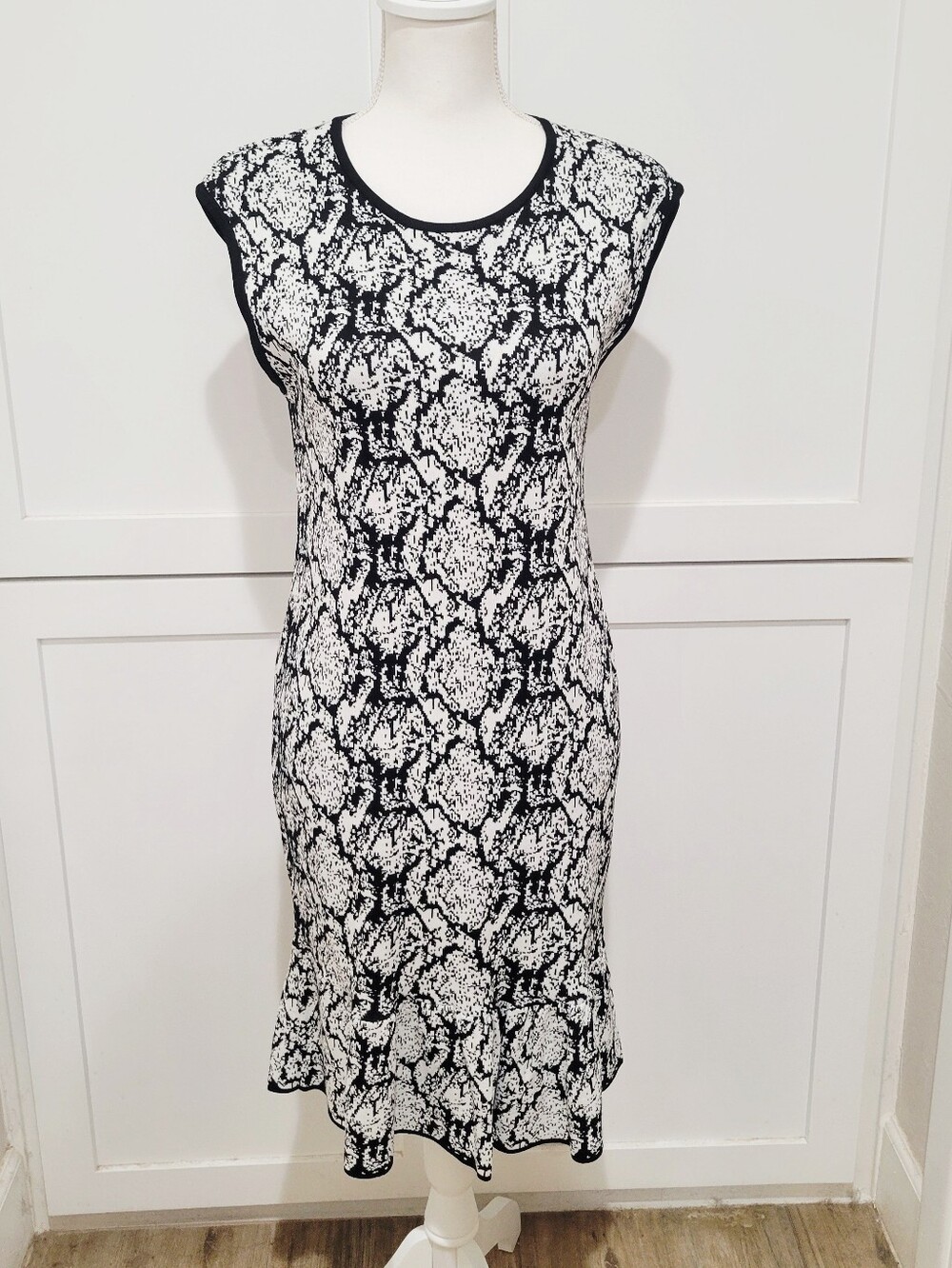 Philosophy Republic Black White Knit Ruffle Hem Dress Women's Large
